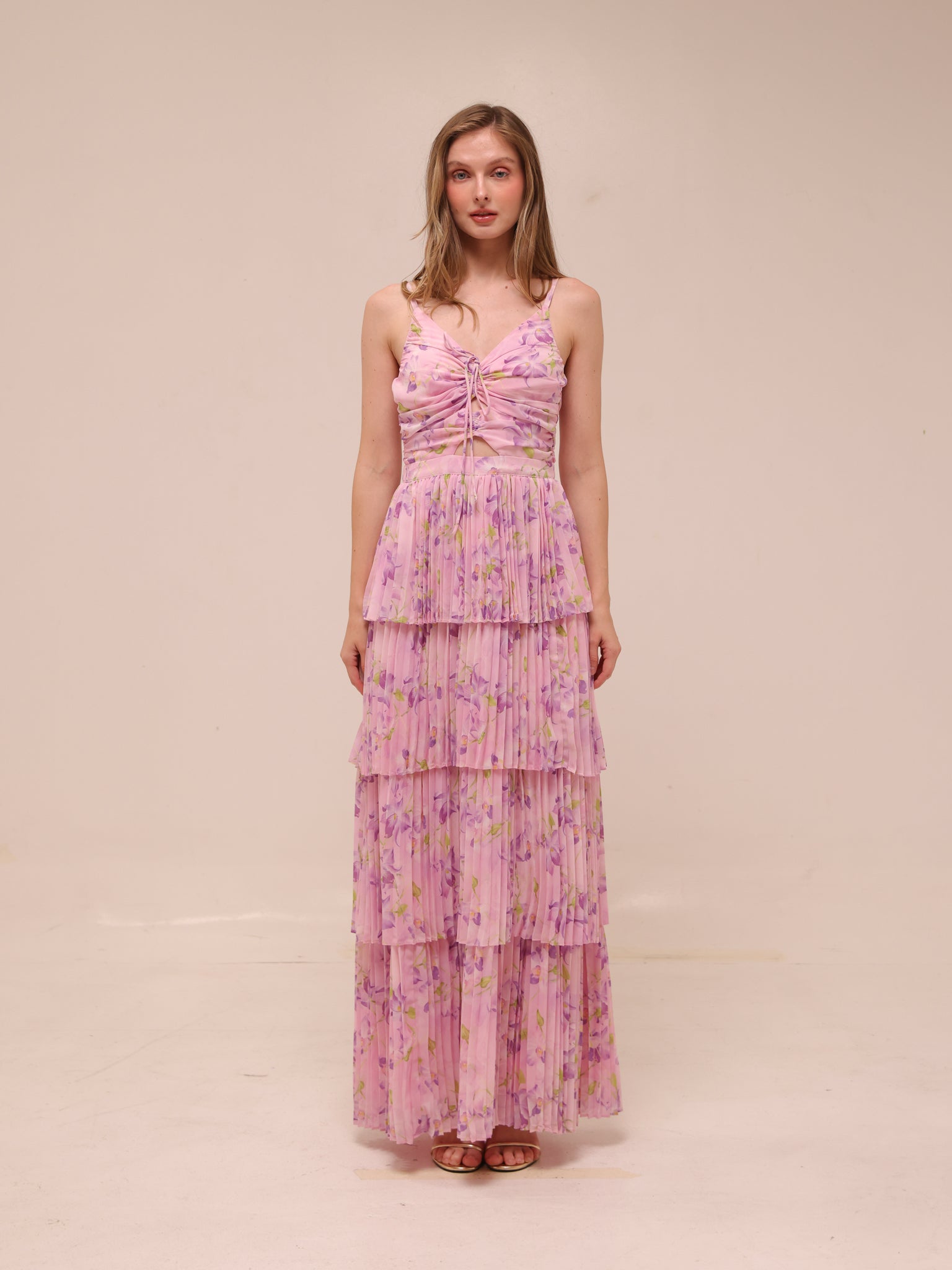 daytona pleated floral maxi dress for Rent look-lune-v-neck-top-mist Heavyweight floral crepe fabric Jennifer Lopez wears a Size:44 L