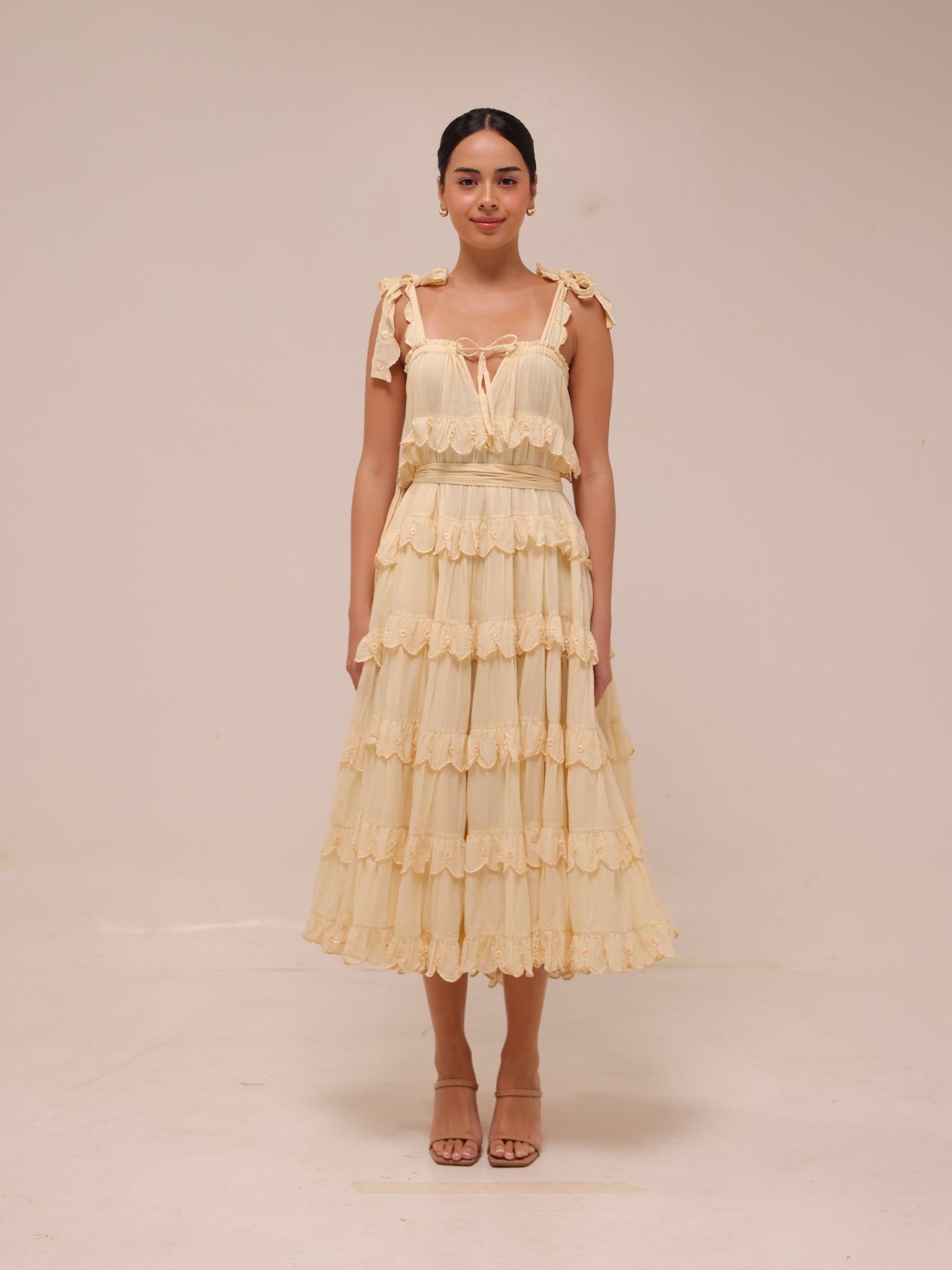 Iva Biigdres Dress in Butter Yellow