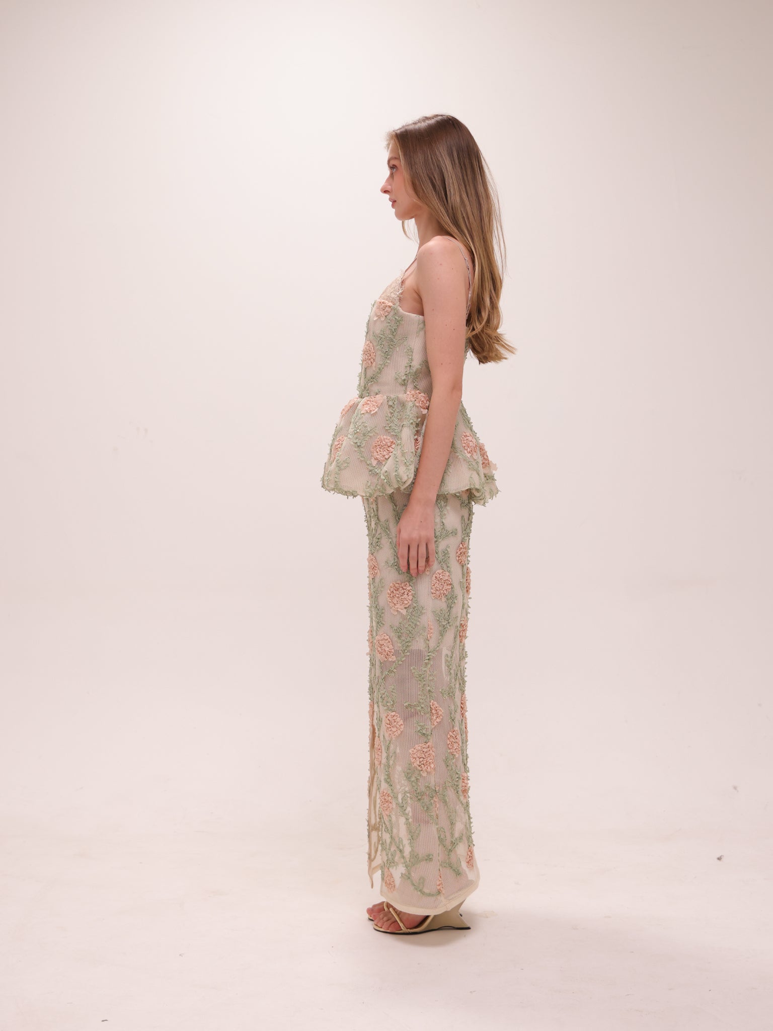 Gardenia Embroidered Set