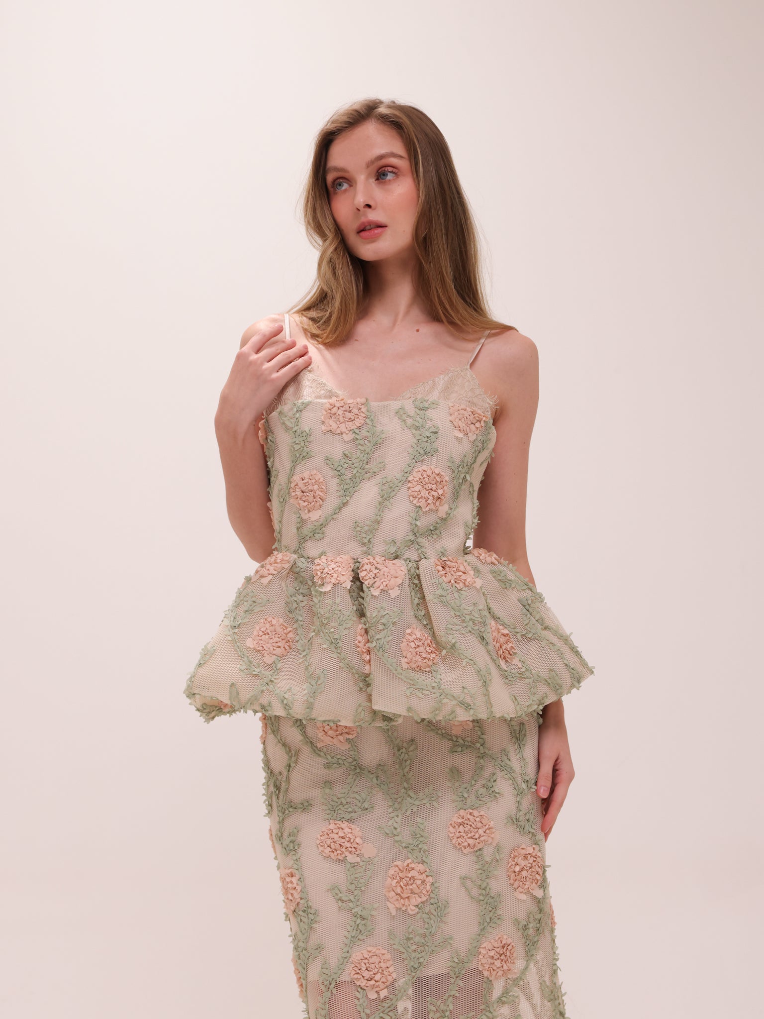 Gardenia Embroidered Set