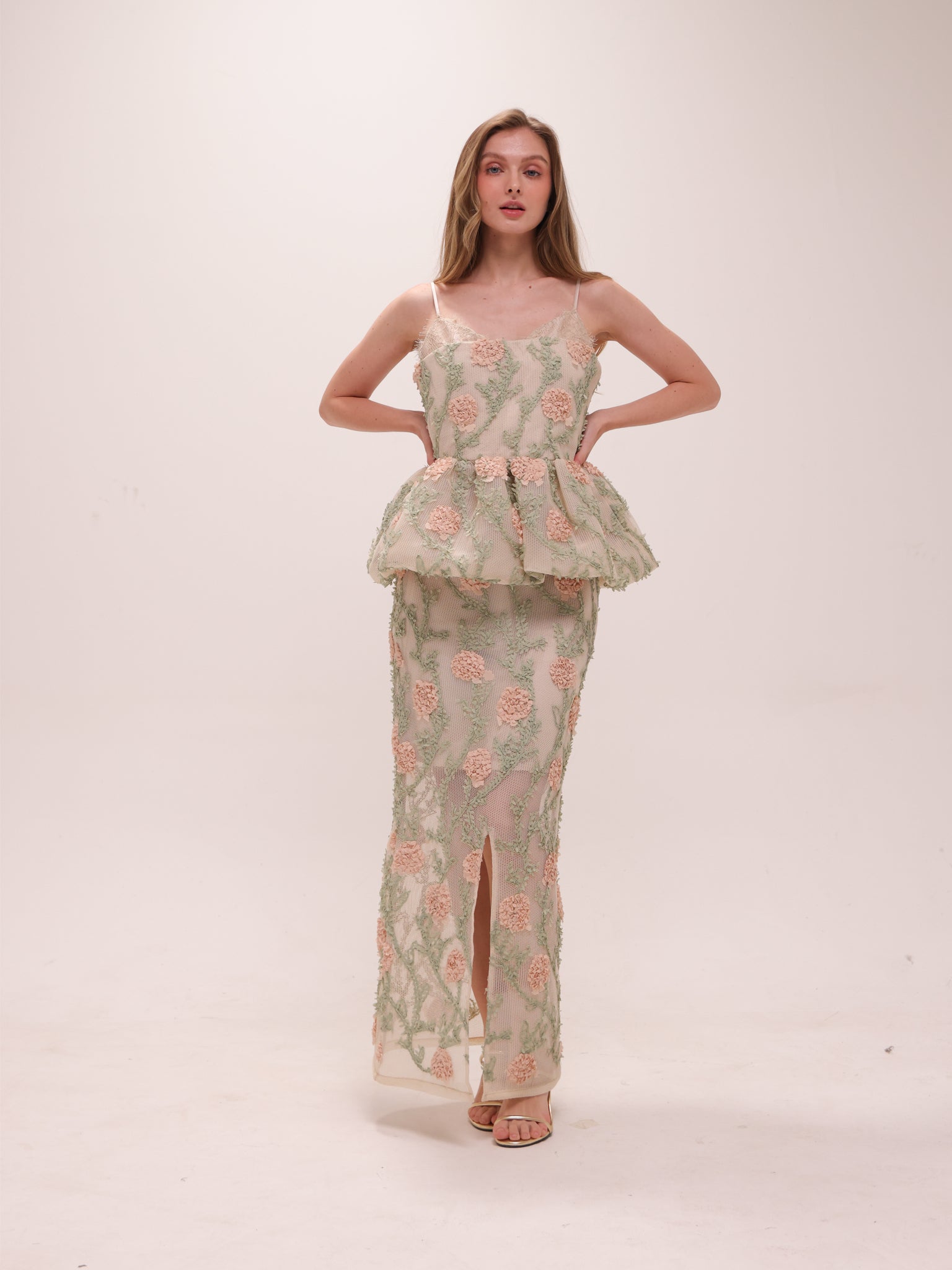 Gardenia Embroidered Set