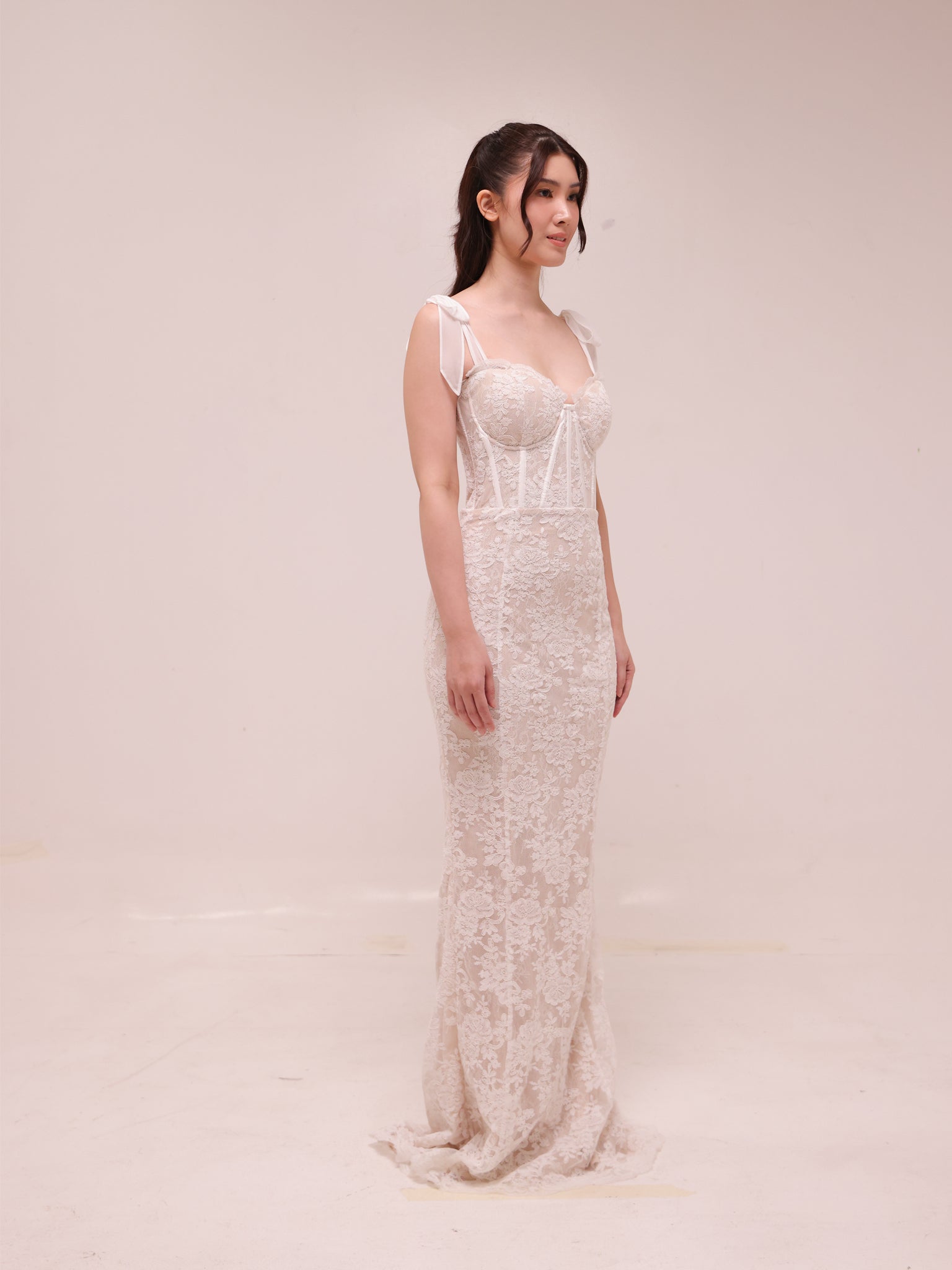 The Romanza Dress in White Chantilly Lace