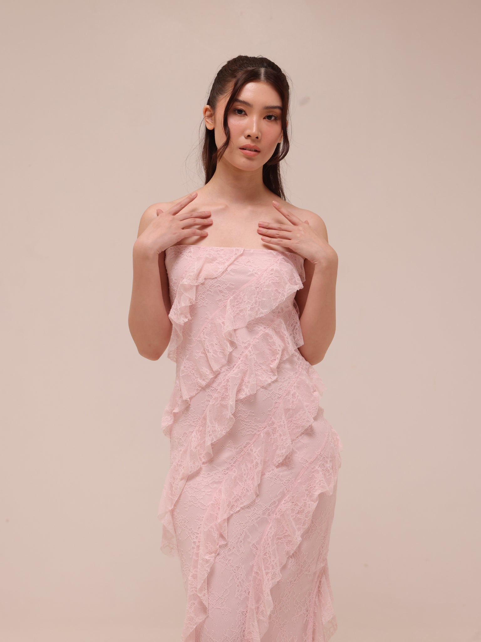 Soft Ruffle Lace Strapless Midi Dress